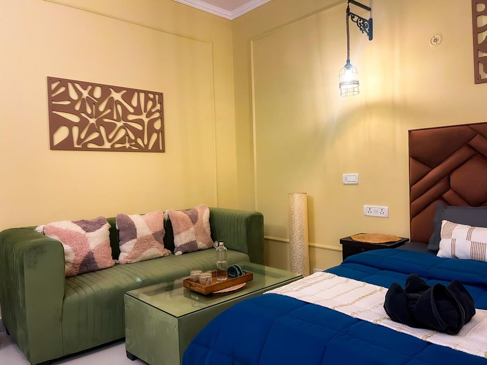 Atharva's Homestay, Nehru Enclave